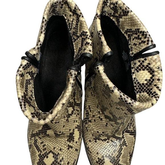 Artisan by Zigi Lissa Snakeskin Embossed Leather Ankle Bootie boots shoes 6 - Picture 8 of 11